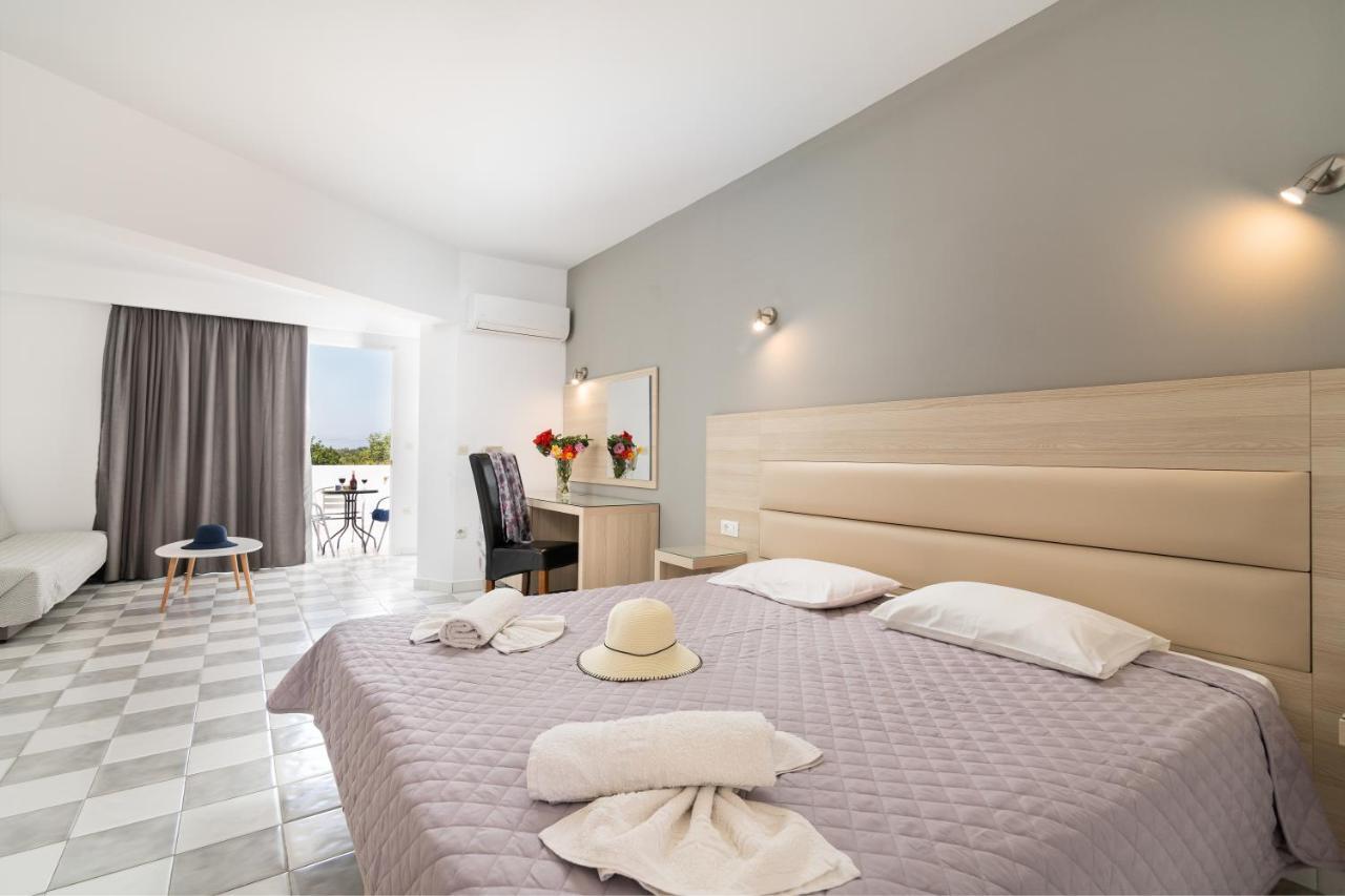 Sabina Hotel Theológos Екстериор снимка